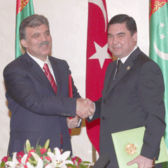 Gül, kalpleri fethetti