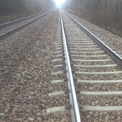 Tren Otomobile Çarptı: 4 Yaralı