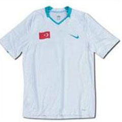 Kırmızısız milli forma