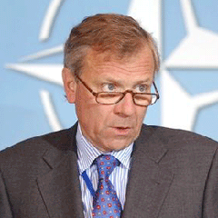 NATO Sekereteri Kosova'ya geliyor
