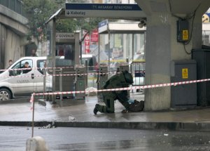 Sahipsiz Çanta Bomba Alarmına Neden Oldu