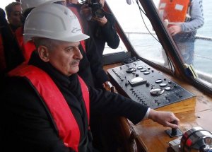 'Bizi yol yapmak değil gönül yapmak yoruyor'