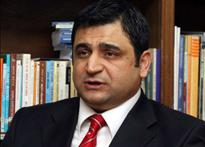 Rektörü Hedef Gösterdiler