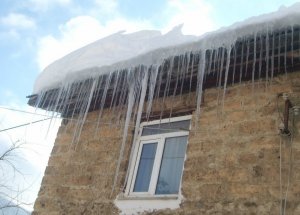 Buz Sarkıtları Tehlike Saçıyor