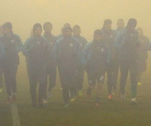 Futbolcular Sahada Kayboldu