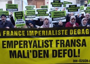 Fransa Başkonsolosluğu Önünde ‘Mali’ Protestosu