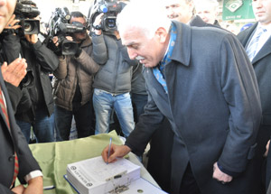 Kamalak’tan “özgürlük için 10 milyon imza”ya destek…