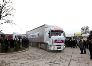 9 TIR dolusu yardım malzemesi dualarla yola çıktı