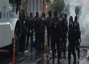 Avukattan Polise Tekmeli Saldırı