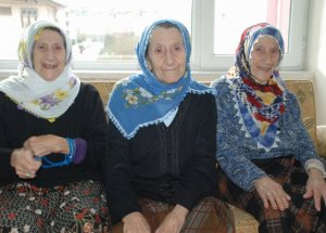 Üçüz Nineler Evlerine Kavuşuyor
