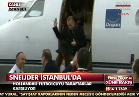 Atatürk Havalimanı'nda Futbolcu Çılgınlığı