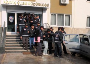 Telefonla Dolandıran 5 Kişi Yakalandı