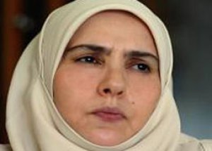 En Çok Okunan Yazar: Emine Şenlikoğlu