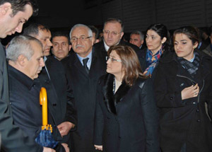 Şahin, yaralıları ve taziye evlerini ziyaret etti