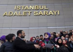 Başörtülü Avukata Tutanak Baskısı