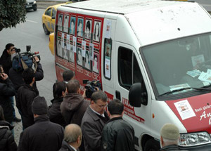 “Umut Otobüsü” Amerikalı Sıerra İçin Dolaştı