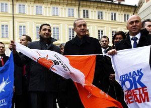 Erdoğan'a Prag'ta sürpriz!