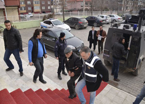 Bir ay sonra eşini öldürdüğünü itiraf etti