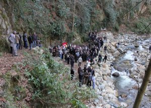 Şifalı Su İçin Yolu Ulaşıma Kapattılar
