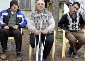 Bacağı kesilen babanın engelli evlat fedakarlığı!