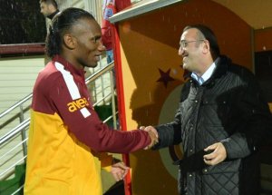 Drogba Avrupa’da Manşette