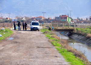 Taksi şoförü başından vurulmuş halde bulundu
