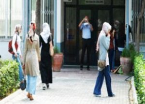 Başörtülü Öğrencileri Derse Sokmayan Profesöre Hapis