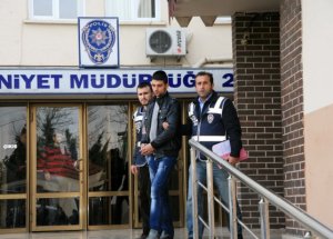 Askerden Kaçtı, Uyuşturucu Satarken Yakalandı