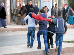 Ağabey'den Eylem Dayağı !