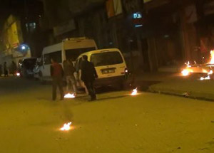 BDP'li Göstericiler İş Yerlerine Saldırdı