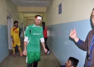 Bal Lgigi Maçında Saha Karıştı