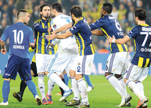 'Ana Avrat Küfür Ettiler'