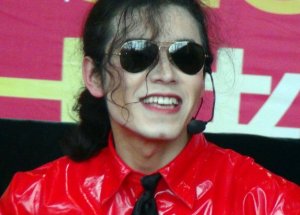 Çinli Michael Jackson gerçeğini aratmadı