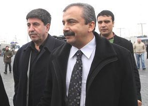 Jilet Sırrı Mükafatı Kaptı