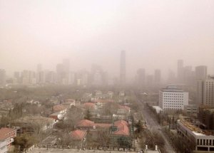 Pekin’i Kirli Hava ve Toz Kapladı
