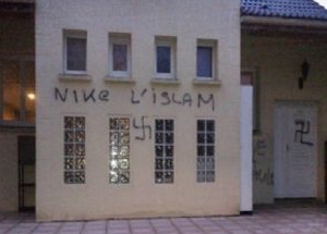 Malhause Şehrindeki Camiye Çirkin Saldırı