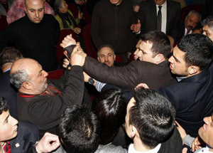 CHP'de Yumruklar Konuştu