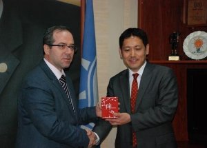 Japon Heyetinden Ak Parti’ye Ziyaret