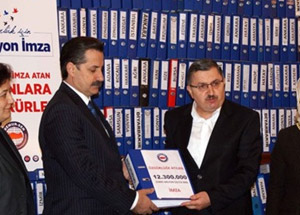 İmzalar Teslim Edildi
