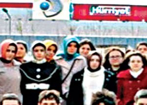 Kanal D, Başörtüsünden Nemalanıyor