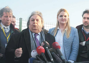 Hep Aynı Taktik
