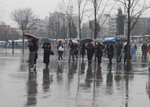 Batıda Sıcaklık Azalıyor Yağış Bekleniyor