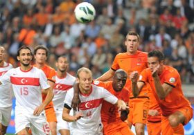 Hollanda Milli Takımı'nda Şok!