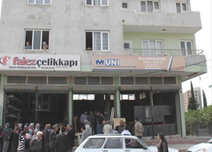 Kadınlar Mahalleye Baz İstasyonu Kurdurmadı
