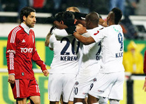Kartal Ağır Yaralı