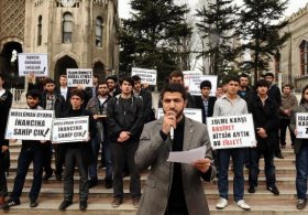 ''Cuma Saatine Ders Konulmasın!''