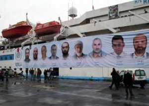 Dünya Takdir Etti, Muhalefet Sustu