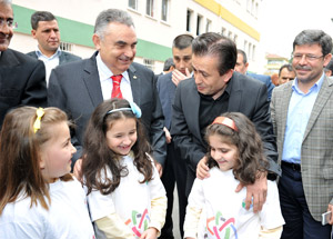 Minik Yüreklerin Dev Projesi