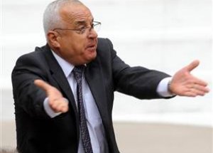 CHP'li Vekil Hastaneye Kaldırıldı.