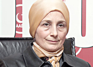 Hakim Değil, Militan